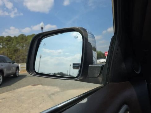 Used 2018 Jeep Grand Cherokee Overland image 28