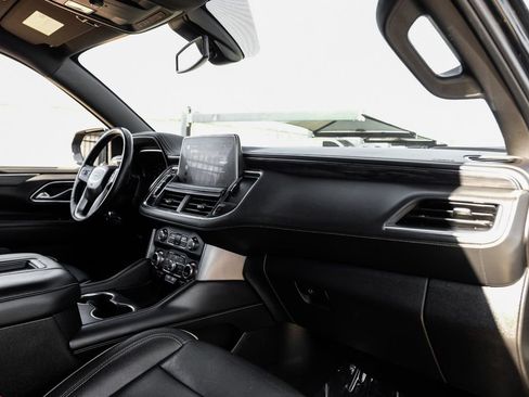 Used 2022 GMC Yukon XL SLT image 9