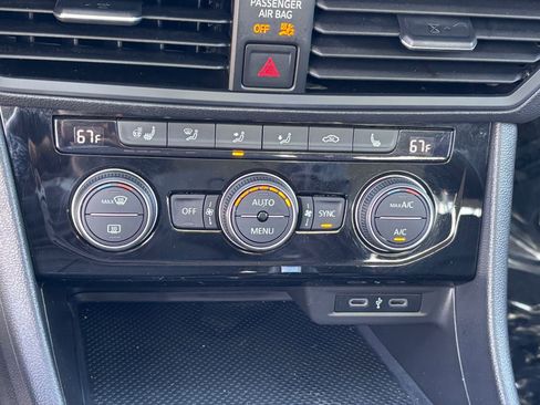 Used 2021 Volkswagen Jetta SE w/ SE Cold Weather Package FWD image 31