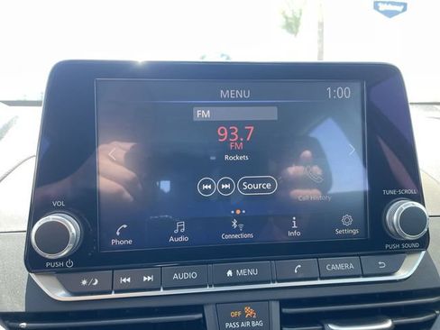 Used 2024 Nissan Altima 2.5 SV FWD image 13