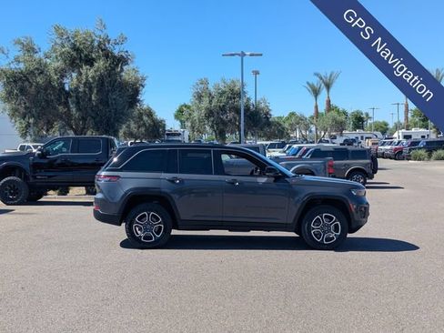 Used 2022 Jeep Grand Cherokee Trailhawk w/ ADV Protech Group II AWD/4WD image 8