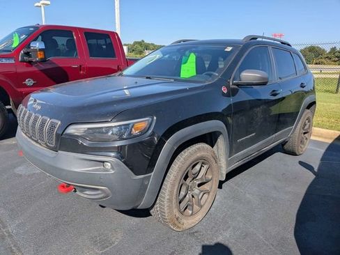 Used 2019 Jeep Cherokee Trailhawk AWD/4WD image 5