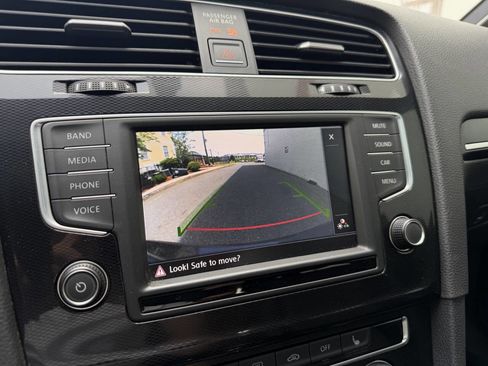 Used 2016 Volkswagen GTI SE FWD image 23