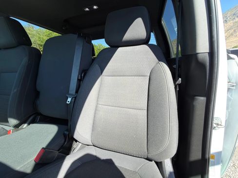 Used 2022 Chevrolet Silverado 2500 LT w/ Fleet Comfort Package AWD/4WD image 3