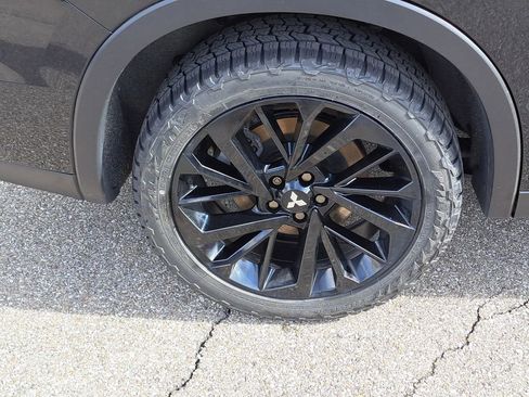 Used 2024 Mitsubishi Outlander SE image 5