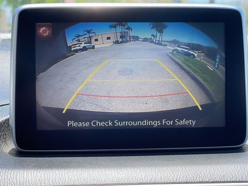 Used 2016 MAZDA MAZDA3 i Sport w/ Preferred Equipment Package FWD image 10