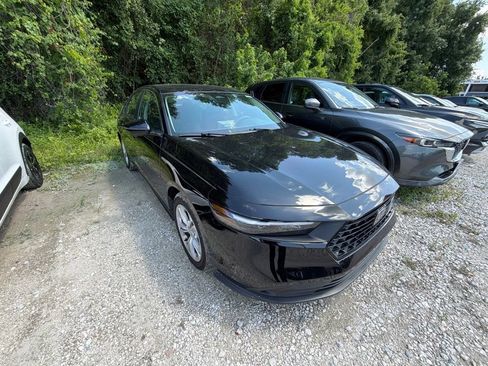 Used 2025 Honda Accord LX image 9