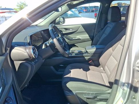 Used 2025 Chevrolet Equinox LT AWD/4WD image 9