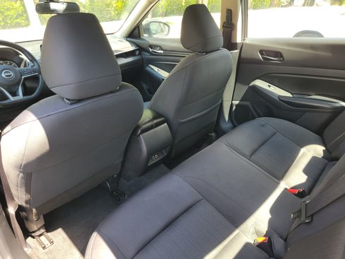 Used 2024 Nissan Altima 2.5 SV FWD image 12