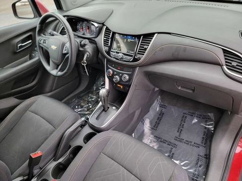Used 2019 Chevrolet Trax LT image 25