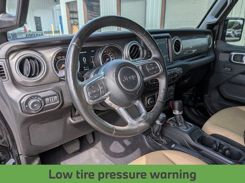 Used 2022 Jeep Wrangler Unlimited Sahara w/ LED Lighting Group AWD/4WD image 33