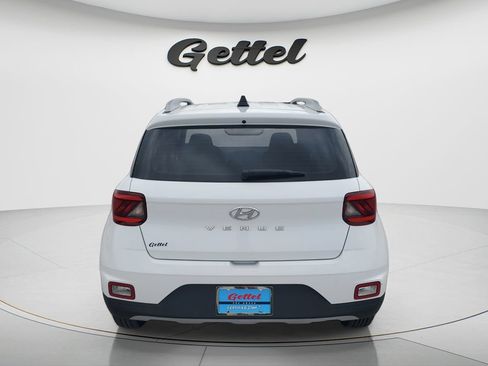 Used 2020 Hyundai Venue SEL FWD image 6