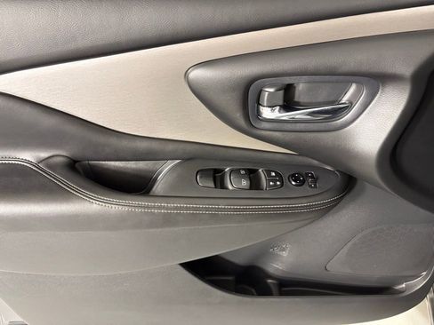 Used 2023 Nissan Murano SV image 19