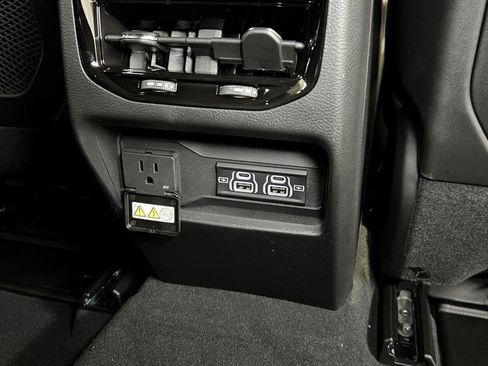 New 2025 Jeep Grand Cherokee Laredo w/ Luxury Tech Group I image 14