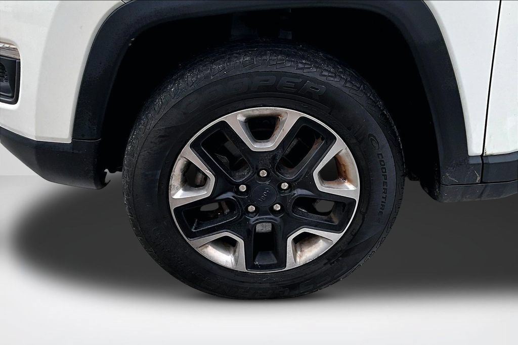 Used 2018 Jeep Compass Trailhawk w/ Navigation Group AWD/4WD image 33