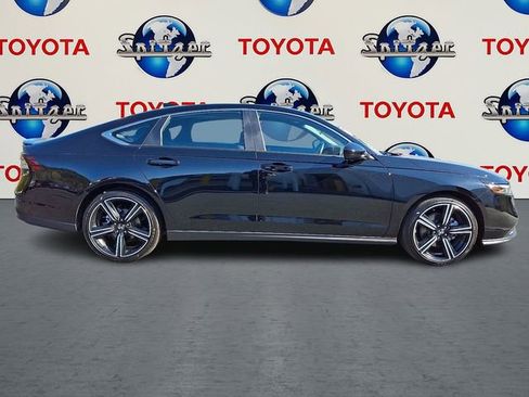 Used 2025 Honda Accord Sport image 9