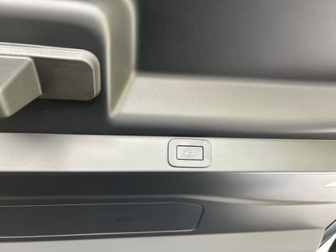 Used 2024 Land Rover Range Rover SE image 31