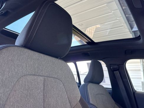 Certified 2025 Volvo XC40 B5 Core image 20