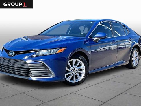 Used 2023 Toyota Camry LE image 1