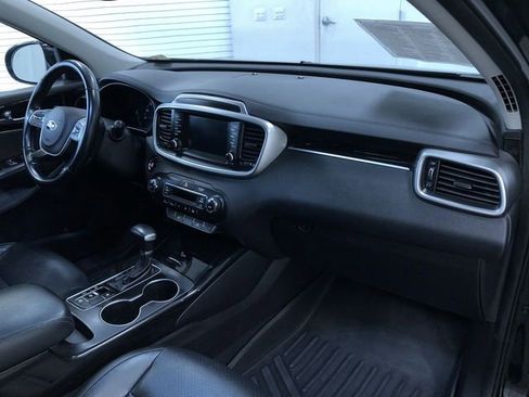 Used 2020 Kia Sorento EX image 23