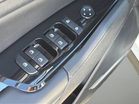 Used 2024 Kia Sportage EX FWD image 12