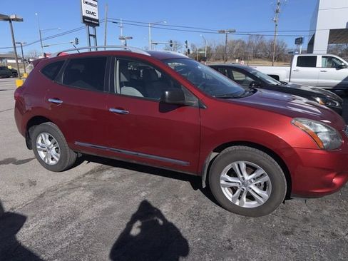 Used 2015 Nissan Rogue S w/ Convenience Package image 2