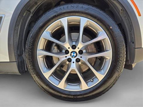 Used 2019 BMW X5 xDrive40i w/ Premium Package 2 AWD/4WD image 25