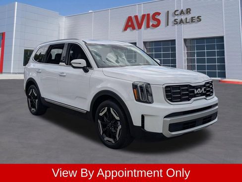 Used 2025 Kia Telluride S FWD image 3