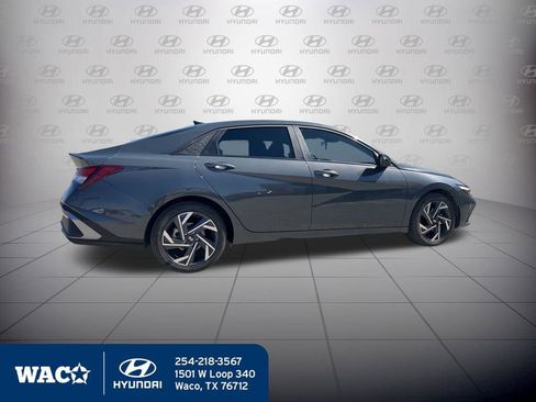 Used 2025 Hyundai Elantra Sport image 15