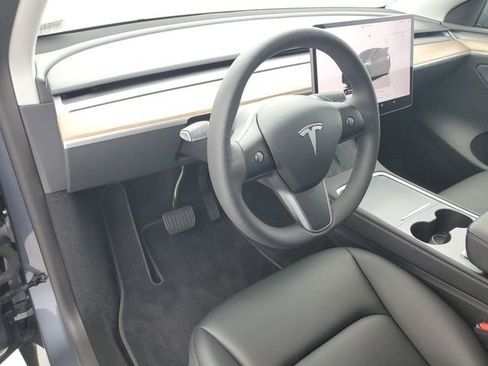 Used 2023 Tesla Model Y Long Range AWD/4WD image 18