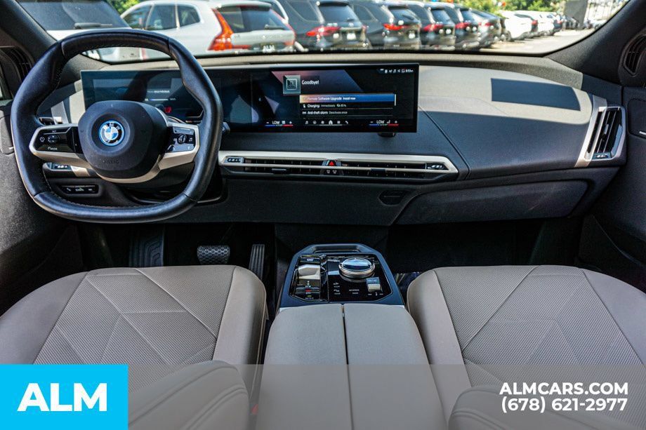 Used 2024 BMW iX xDrive50 w/ Premium Package AWD/4WD image 26