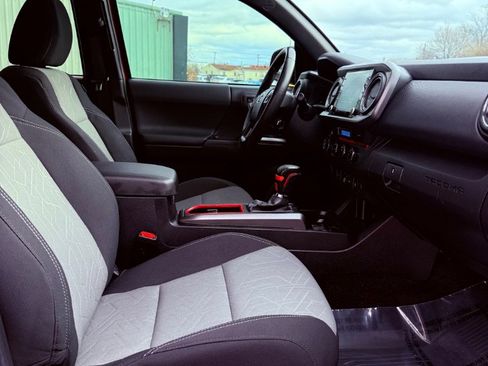 Used 2023 Toyota Tacoma TRD Sport image 22