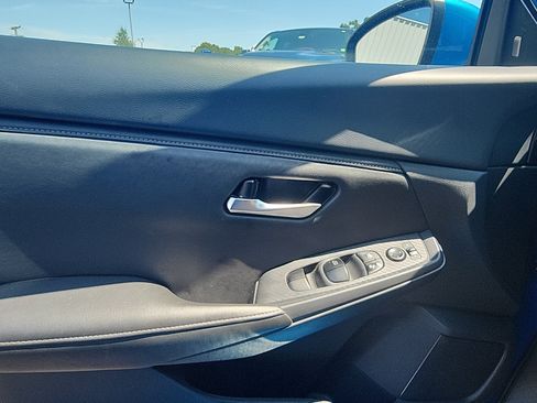 Used 2025 Nissan Sentra SV FWD image 18