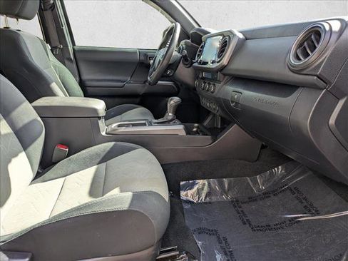 Used 2022 Toyota Tacoma TRD Sport image 30