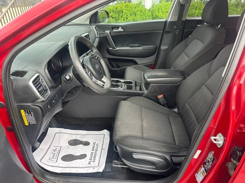 Used 2022 Kia Sportage LX AWD/4WD image 9