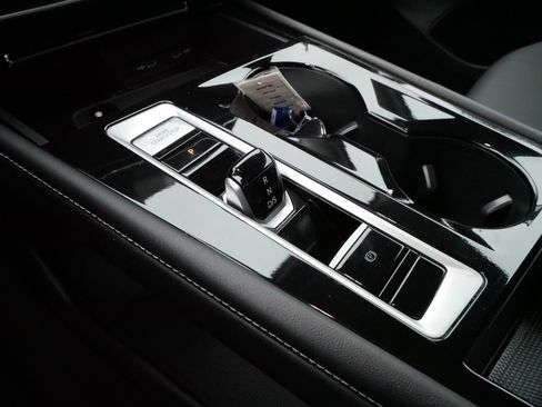 Certified 2024 Volkswagen Atlas SE w/ Panoramic Sunroof Package image 24