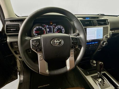 Used 2022 Toyota 4Runner Limited AWD/4WD image 12