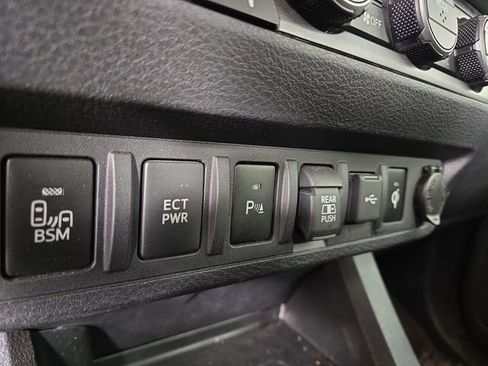 Used 2023 Toyota Tacoma TRD Off-Road w/ TRD Premium Off Road Package image 31