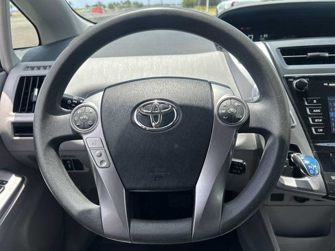 Used 2017 Toyota Prius V Three FWD image 11