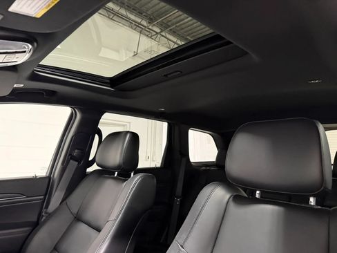 Used 2020 Jeep Grand Cherokee Limited AWD/4WD image 16
