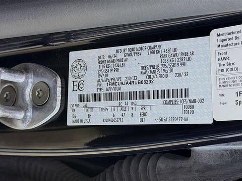 Used 2024 Ford Escape Platinum AWD/4WD image 40