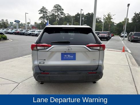 Used 2021 Toyota RAV4 XLE w/ Convenience Package FWD image 8