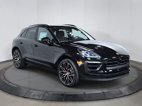 Certified 2026 Porsche Macan S AWD/4WD image 9