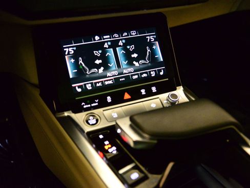 Certified 2022 Audi e-tron Premium Plus w/ Premium Plus Package image 28