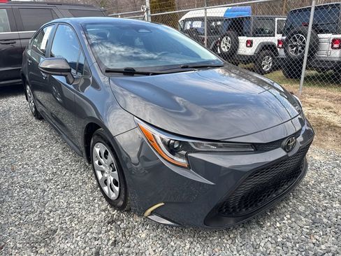 Used 2023 Toyota Corolla LE image 2