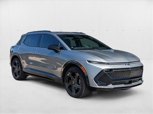 New 2025 Chevrolet Equinox EV RS image 6