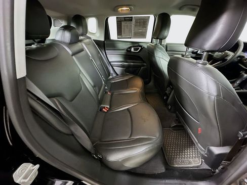 Used 2022 Jeep Compass Trailhawk image 11