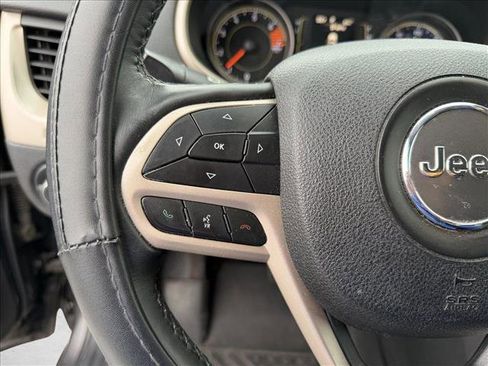 Used 2017 Jeep Cherokee Latitude w/ Cold Weather Group image 15