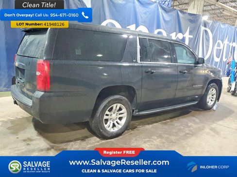 Used 2018 Chevrolet Suburban LT image 4