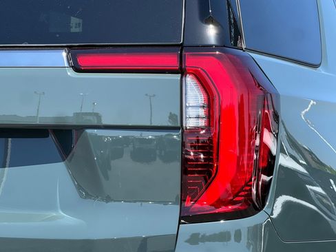New 2026 GMC Yukon AT4 w/ AT4 Premium Plus Package AWD/4WD image 7